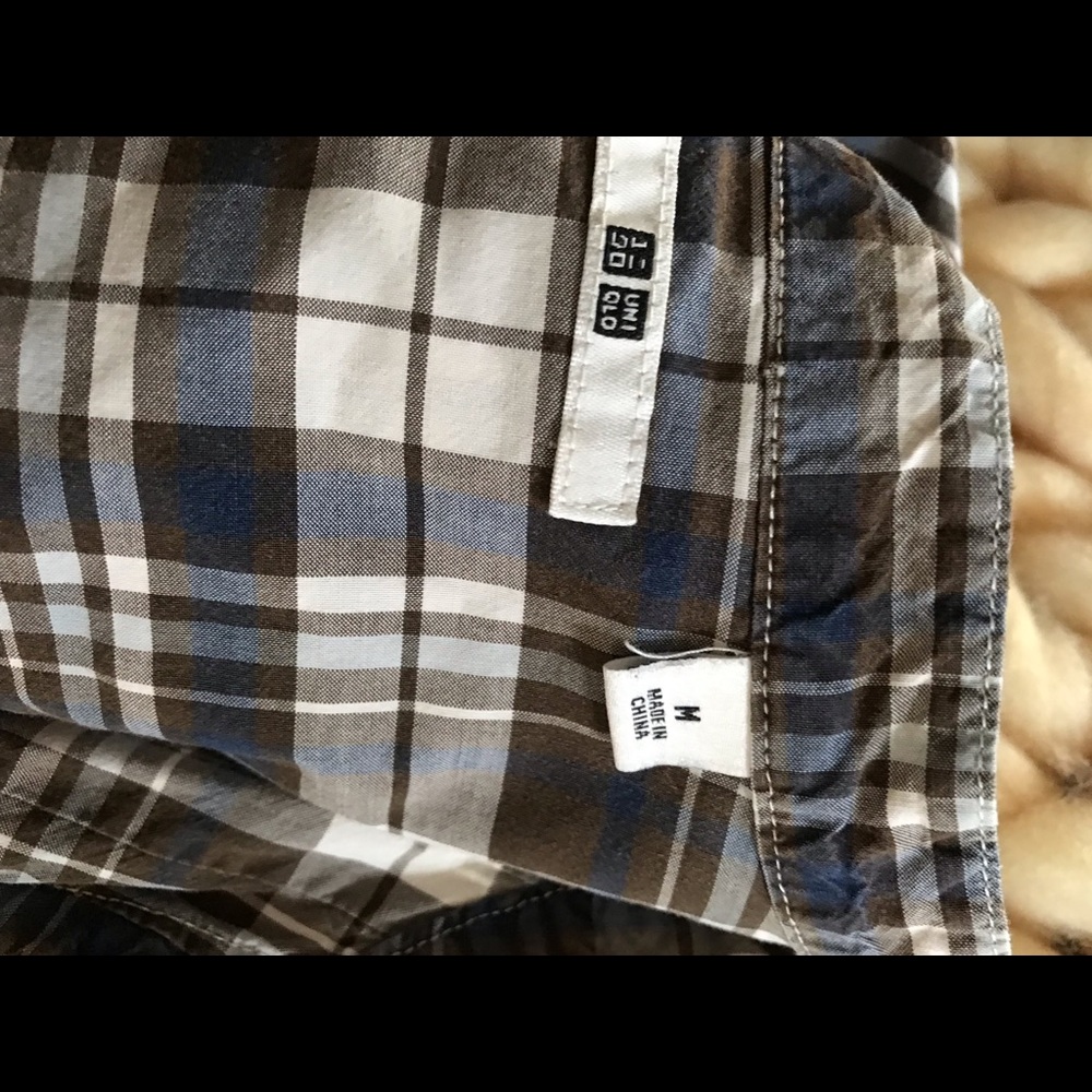 2 blouses - Picture 5 of 6